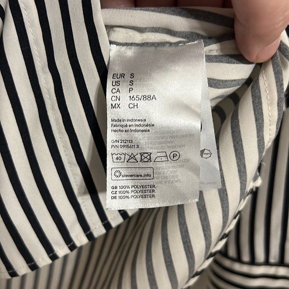 H&M Striped Black&White Business Casual Polyester Button Down Size Small - Picture 5 of 6